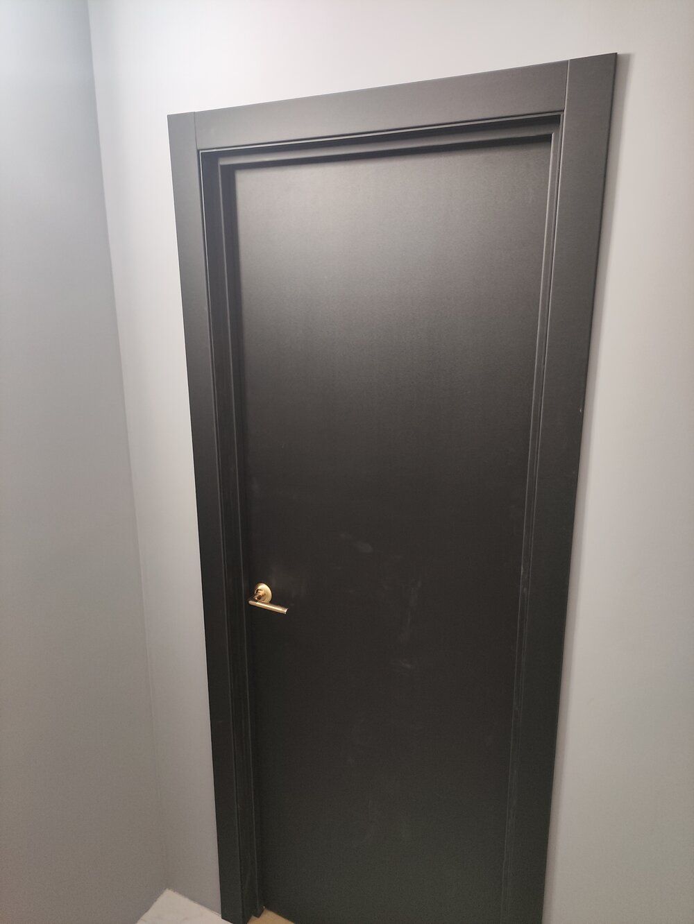 Гладкое черный