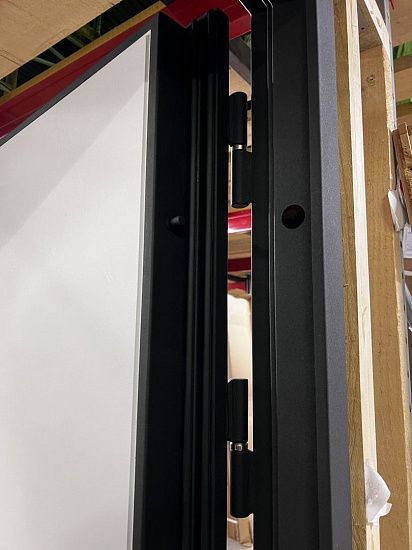 Входная дверь  