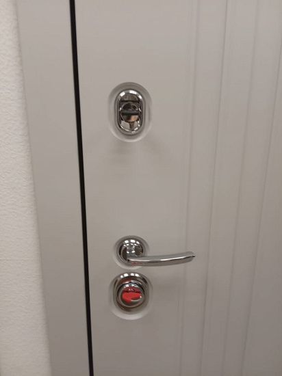 Входная дверь  