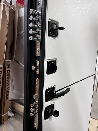 Входная дверь  